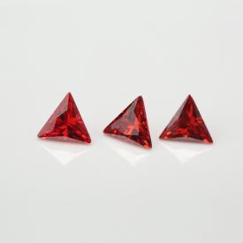 三角直角 中石榴红 AAA 合成立方氧化锆 3X3~15X15mm