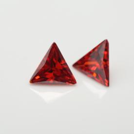 三角直角 中石榴红 AAA 合成立方氧化锆 3X3~15X15mm