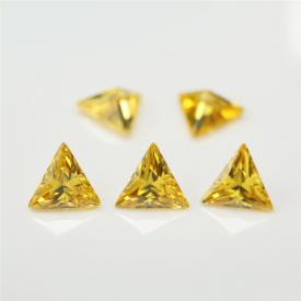 三角直角 中金黄 AAA 合成立方氧化锆 3X3~15X15mm