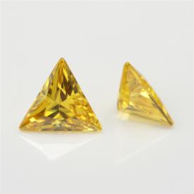 三角直角 中金黄 AAA 合成立方氧化锆 3X3~15X15mm