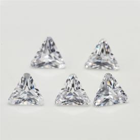 三角倒角 白色 A 合成立方氧化锆 3x3~11x11mm