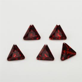 三角倒角 石榴红 AAA 合成立方氧化锆 3x3~15x15mm